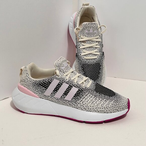 Adidas Swift Run 22W Sneaker - Picture 1 of 8
